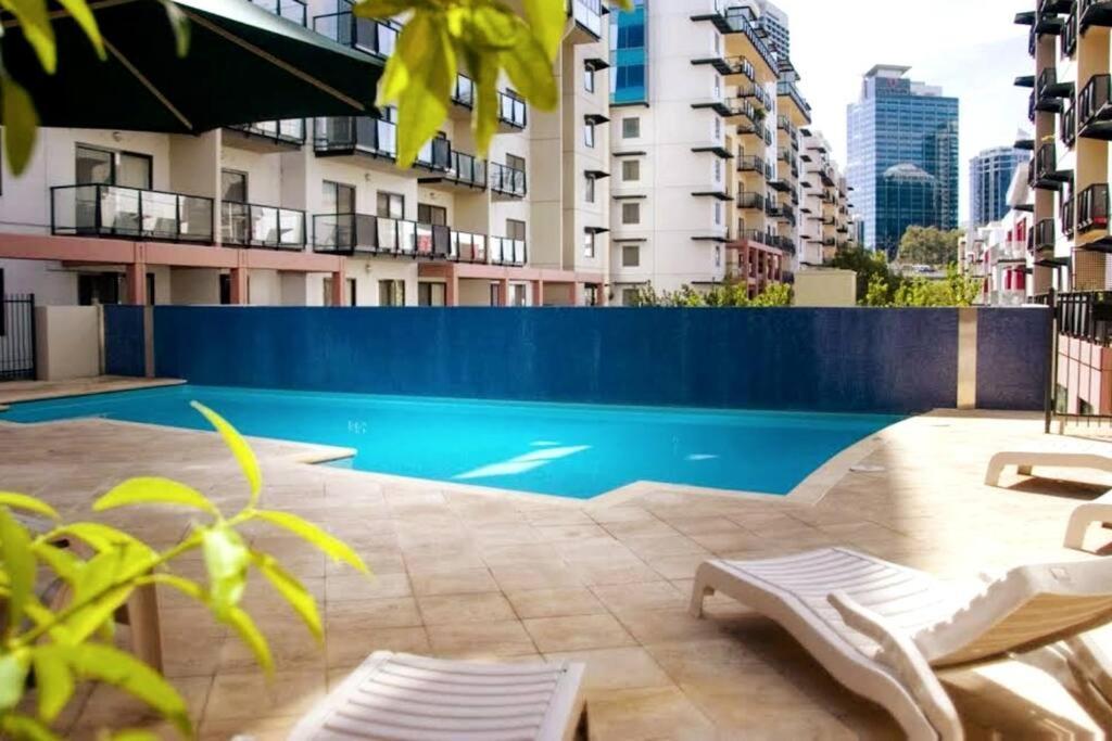 City & Lakeside With Free Parking, Pool And 10 Mins Walk Into The City เพิร์ท ภายนอก รูปภาพ